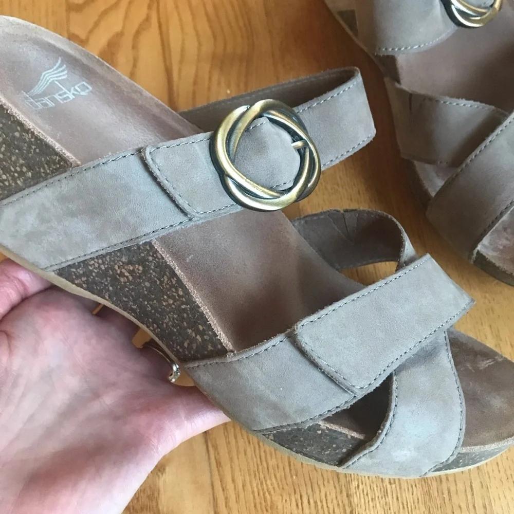 DANSKO WOMENS SUSIE WEDGE SANDAL TAUPE MILLED NUBUCK cork womens size 39 8.5 9